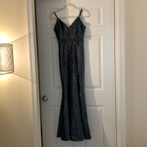 Gorgeous mermaid style formal dress.  Shimmer fabric and full length.